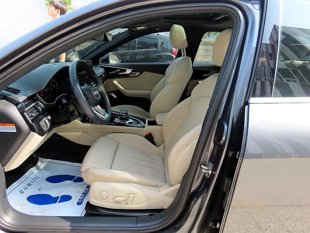 아우디 A4 A4 (B9) 40 TFSI 프리미엄 이미지 5
