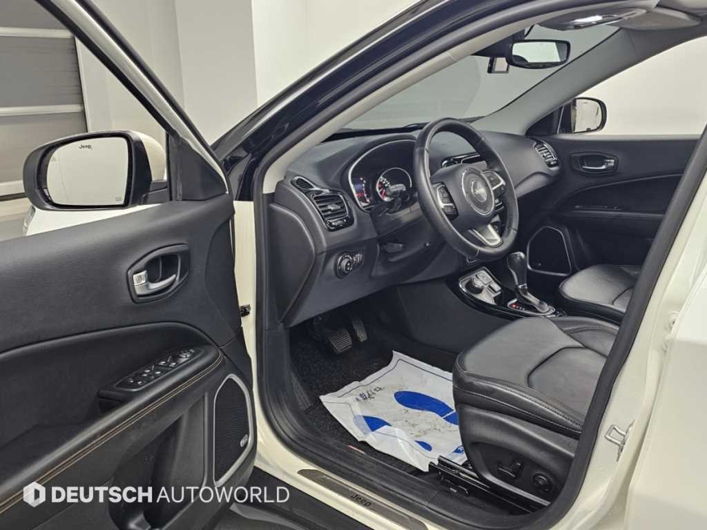 지프 컴패스 컴패스 2세대 2.4 AWD 리미티드 이미지 11