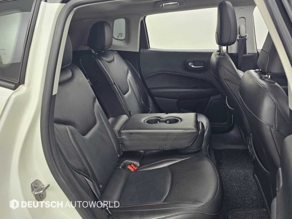 지프 컴패스 컴패스 2세대 2.4 AWD 리미티드 이미지 12
