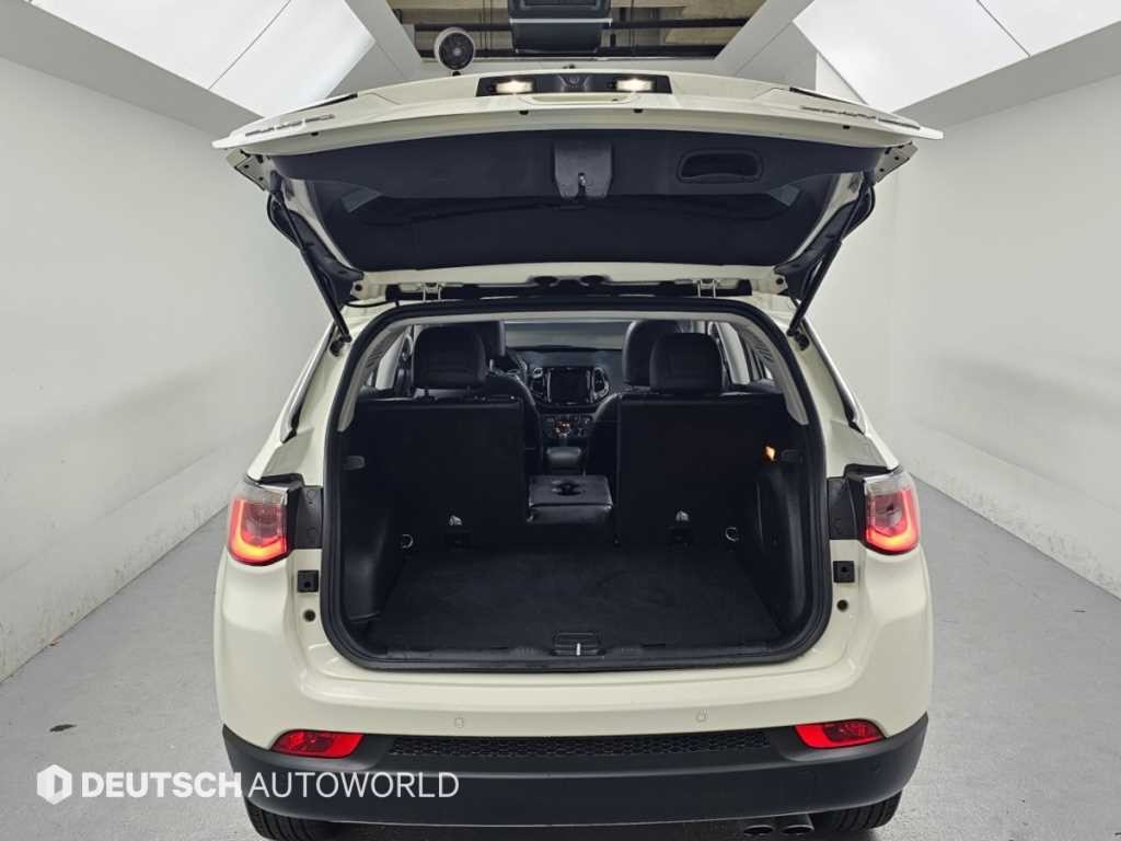 지프 컴패스 컴패스 2세대 2.4 AWD 리미티드 이미지 19