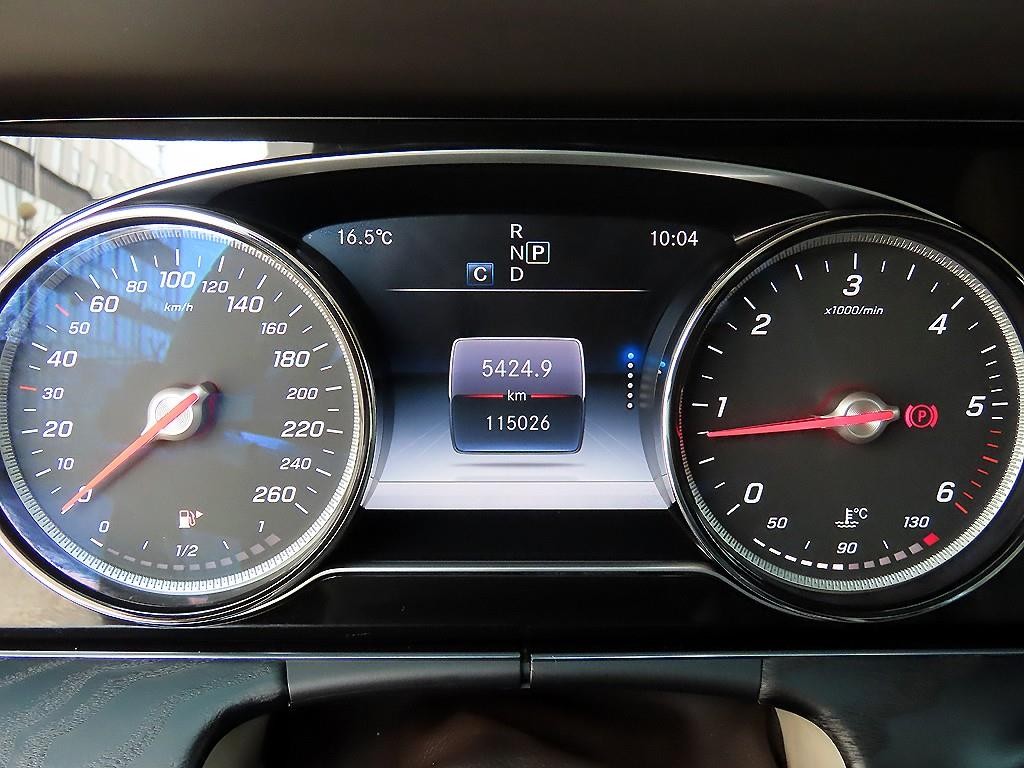 벤츠 E 클래스 E-클래스 W213 E220d 카브리올레 이미지 13