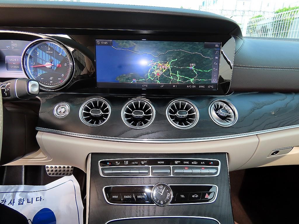 벤츠 E 클래스 E-클래스 W213 E220d 카브리올레 이미지 15