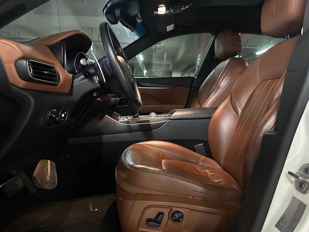 마세라티 르반떼 3.0 AWD 이미지 10