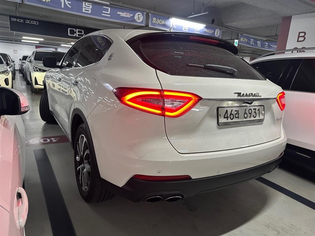 마세라티 르반떼 3.0 AWD 이미지 2