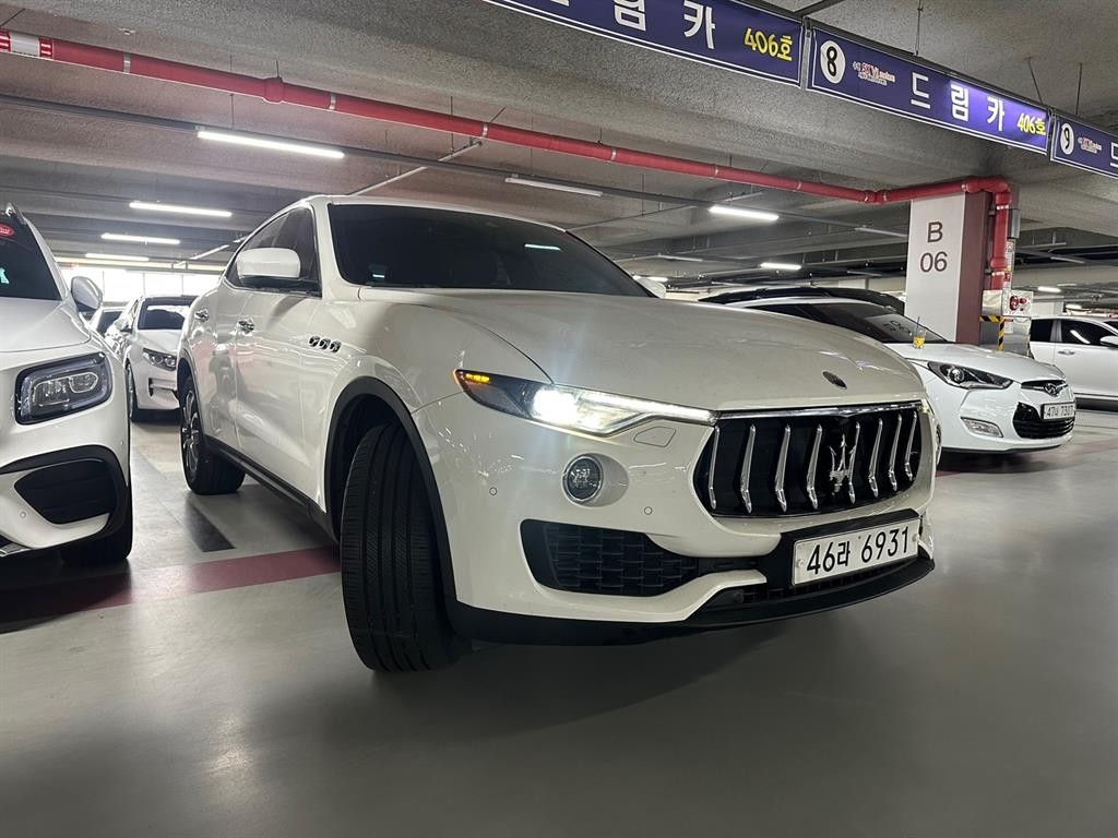 마세라티 르반떼 3.0 AWD 이미지 20