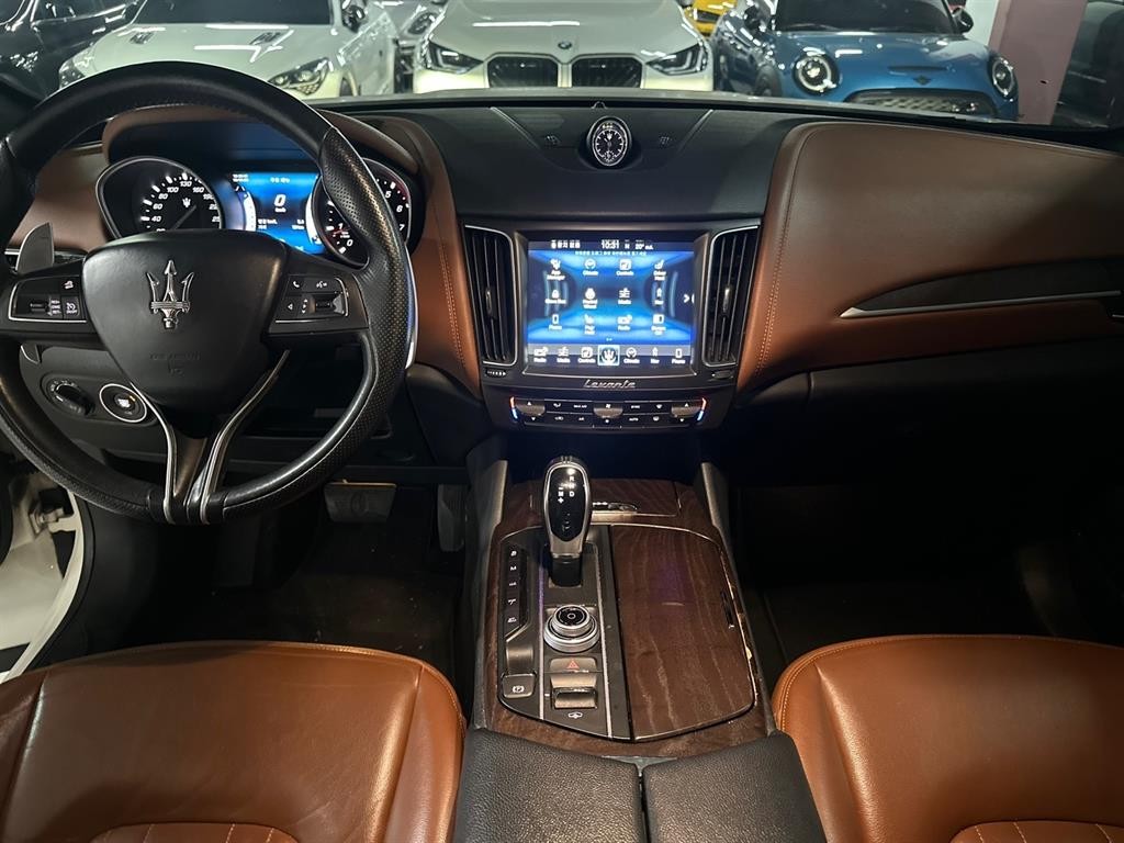 마세라티 르반떼 3.0 AWD 이미지 5