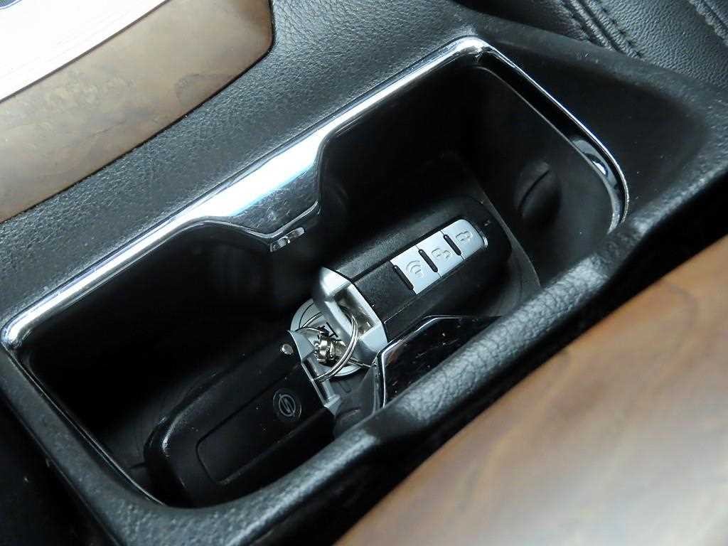 KG모빌리티(쌍용) 렉스턴 렉스턴W 2.2 4WD RX7 럭셔리 이미지 11