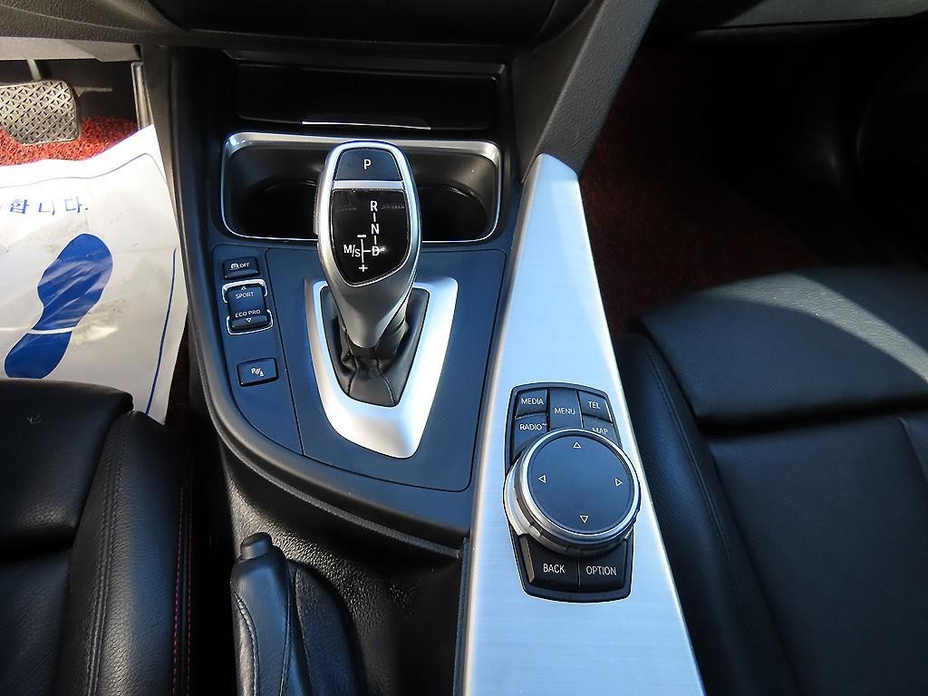 BMW 3시리즈 3시리즈 (F30) 320d 스포츠 이미지 11