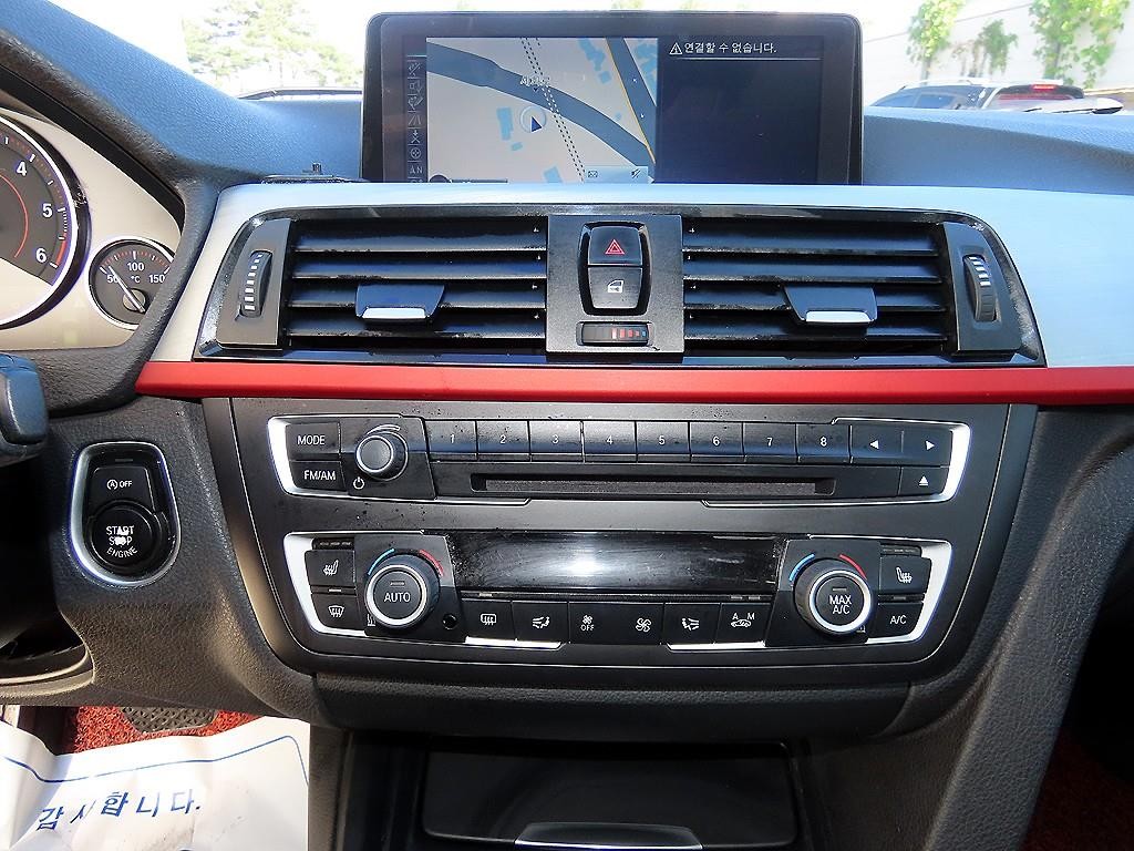 BMW 3시리즈 3시리즈 (F30) 320d 스포츠 이미지 13