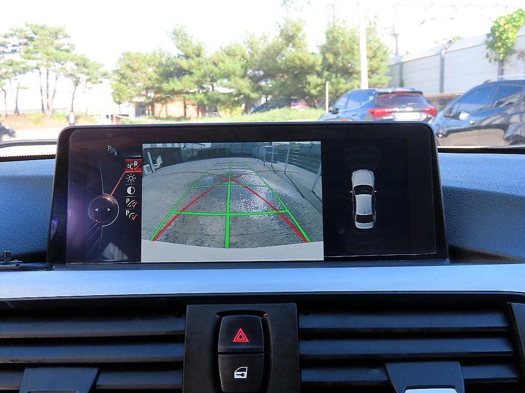 BMW 3시리즈 3시리즈 (F30) 320d 스포츠 이미지 16