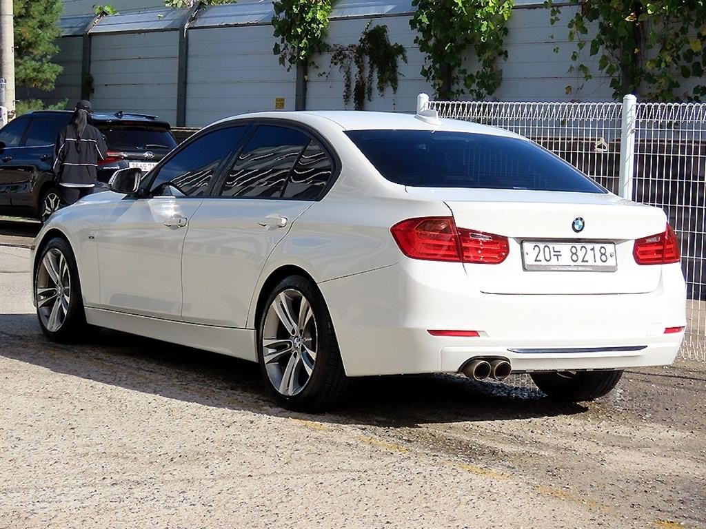BMW 3시리즈 3시리즈 (F30) 320d 스포츠 이미지 3
