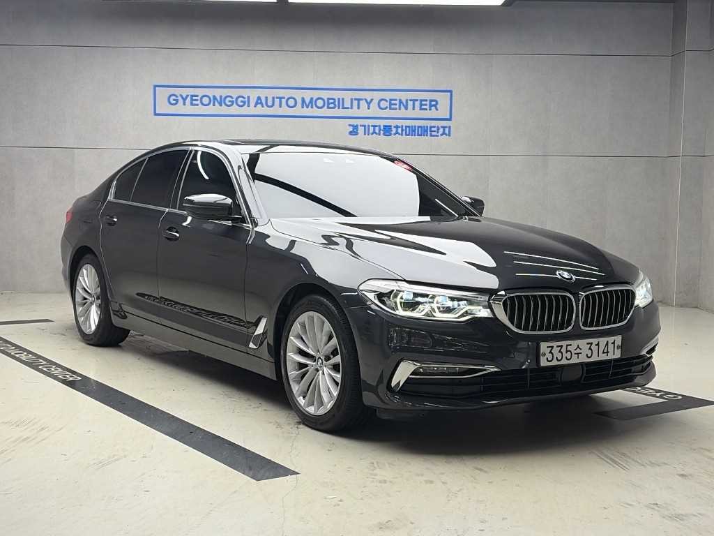 BMW 5시리즈 5시리즈 (G30) 520d xDrive 럭셔리 플러스 이미지 1