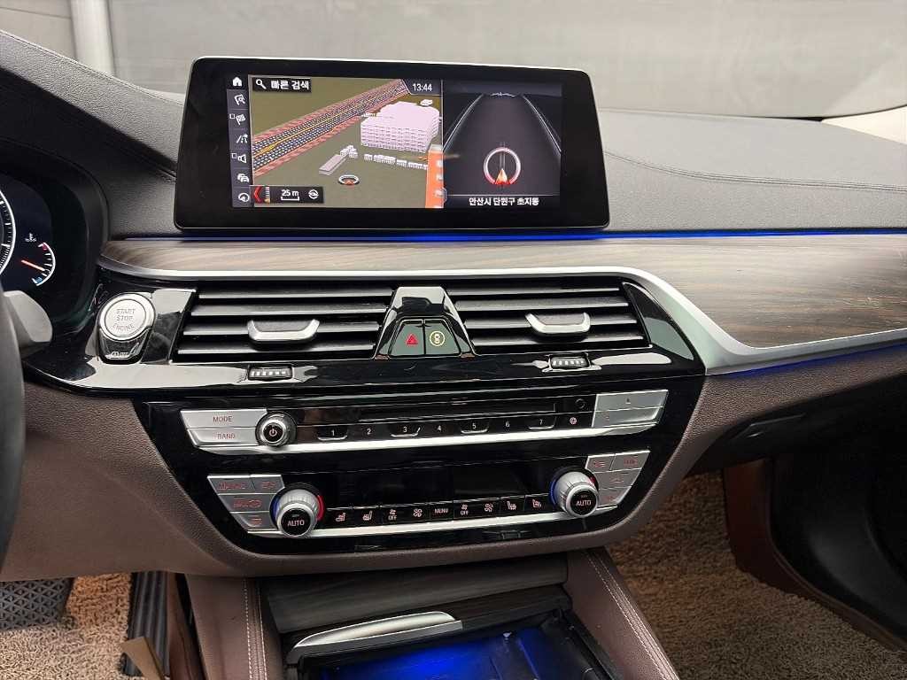 BMW 5시리즈 5시리즈 (G30) 520d xDrive 럭셔리 플러스 이미지 10