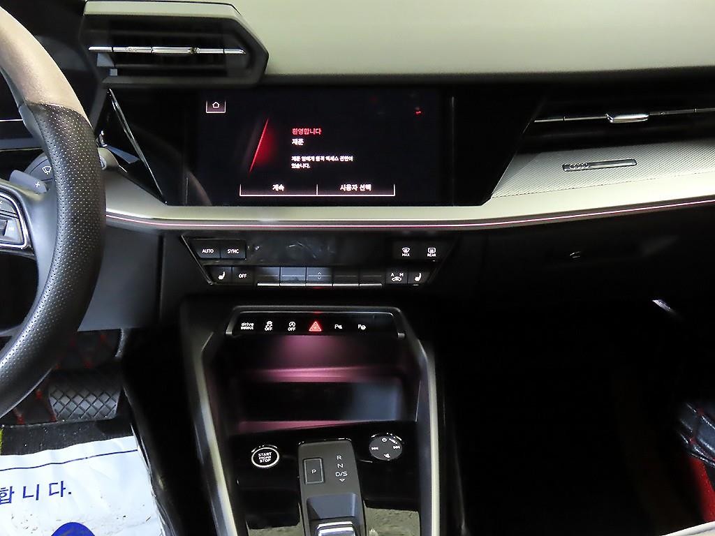 아우디 A3 A3(8Y) 40 TFSI 프리미엄 이미지 11