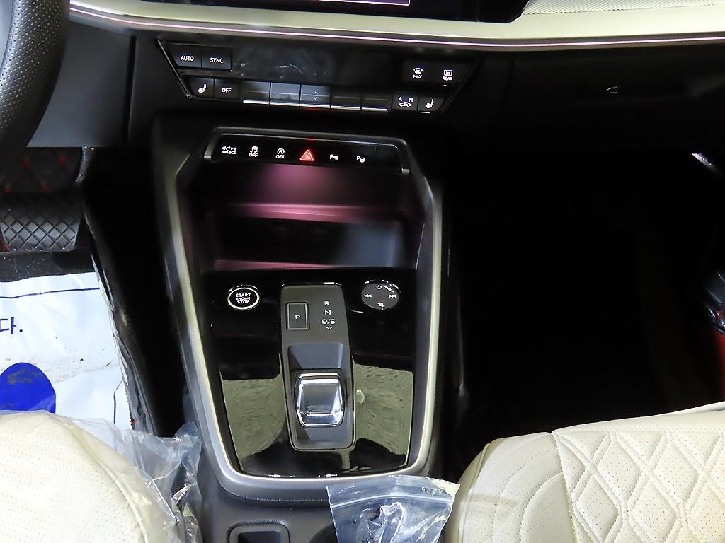 아우디 A3 A3(8Y) 40 TFSI 프리미엄 이미지 12