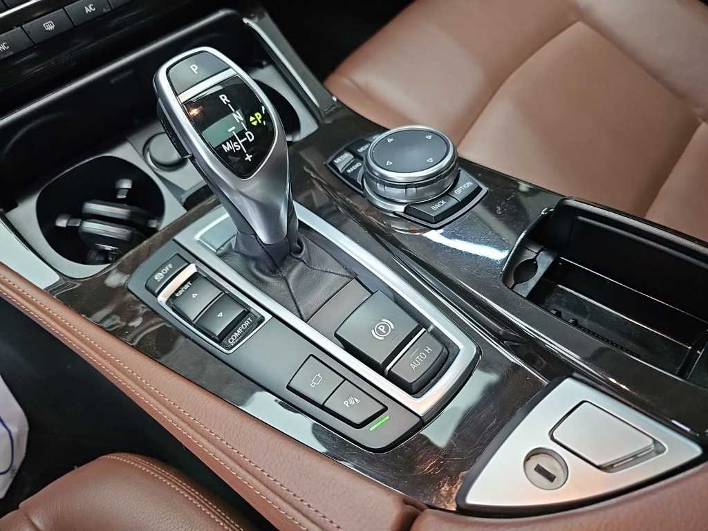 BMW 5시리즈 5시리즈 (F10) 528i 이미지 8