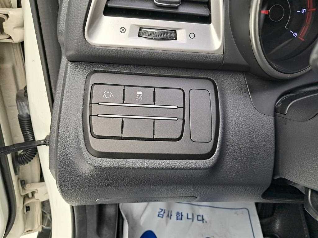 KG모빌리티(쌍용) 티볼리 디젤 2WD 1.6 VX 이미지 13