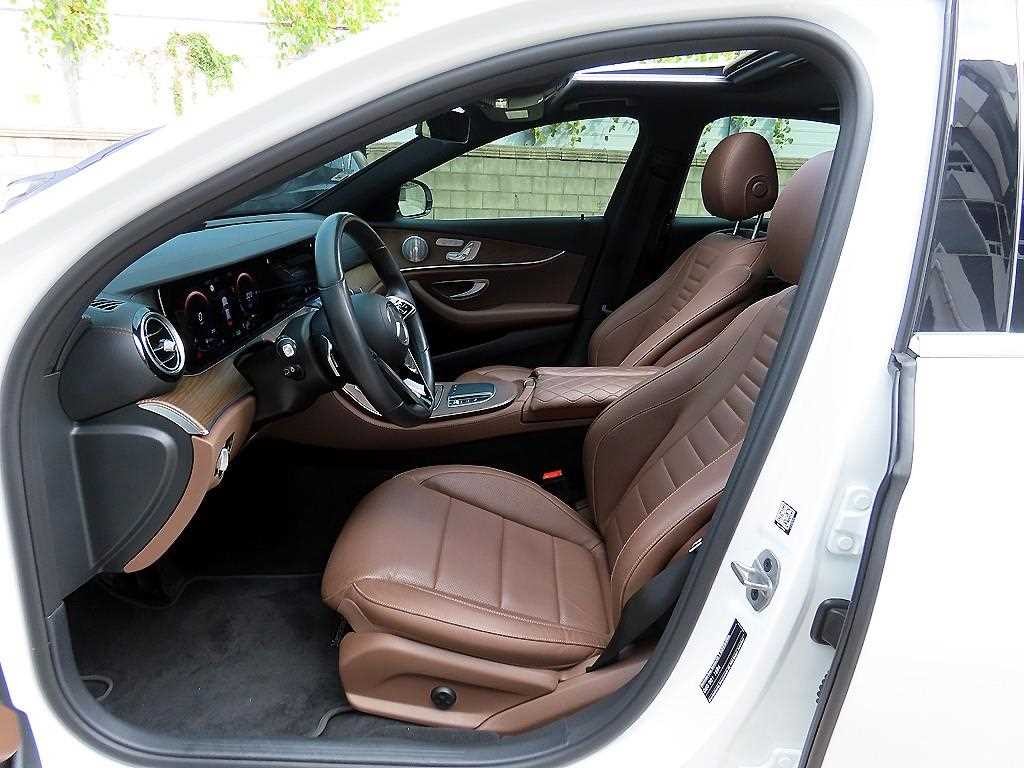 벤츠 E 클래스 E-클래스 W213 E300e 4MATIC 익스클루시브 이미지 5