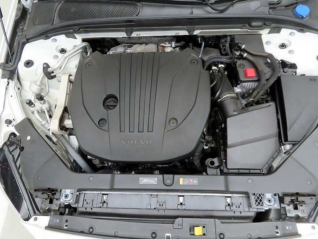 볼보 V60 V60 크로스 컨트리 2세대 2.0 B5 프로 AWD 이미지 20