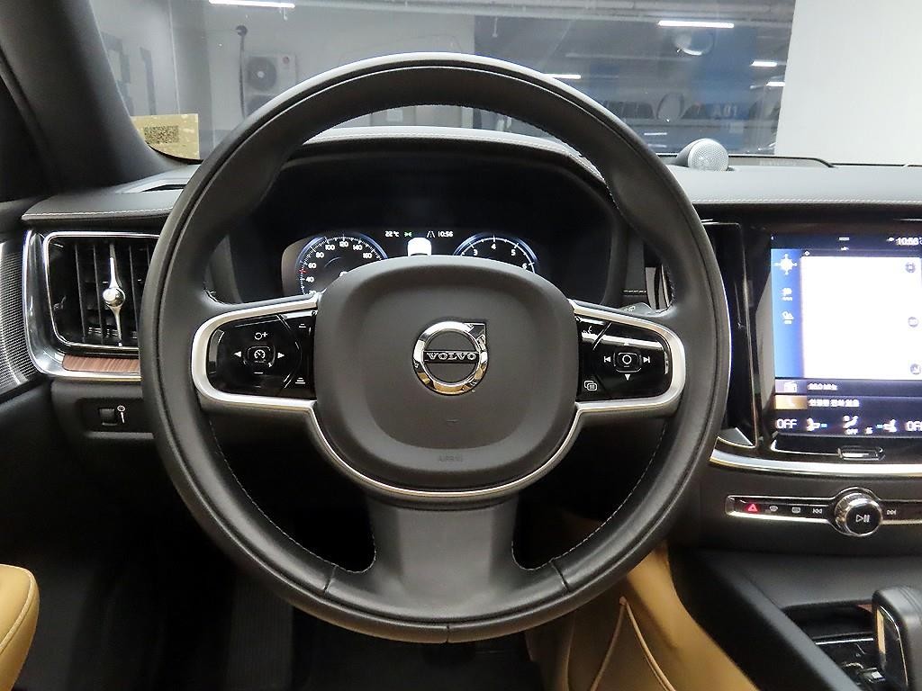 볼보 V60 V60 크로스 컨트리 2세대 2.0 B5 프로 AWD 이미지 7
