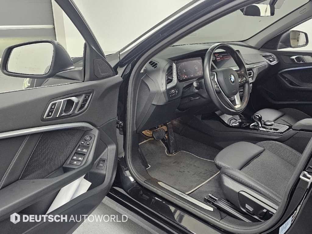 BMW 1시리즈 1시리즈 (F40) 120i 스포츠 이미지 11