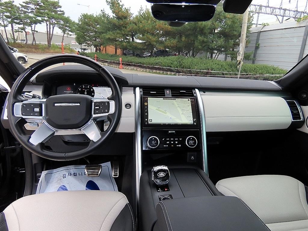 랜드로버 디스커버리 디스커버리5 3.0 P360 R-다이나믹 SE 이미지 8