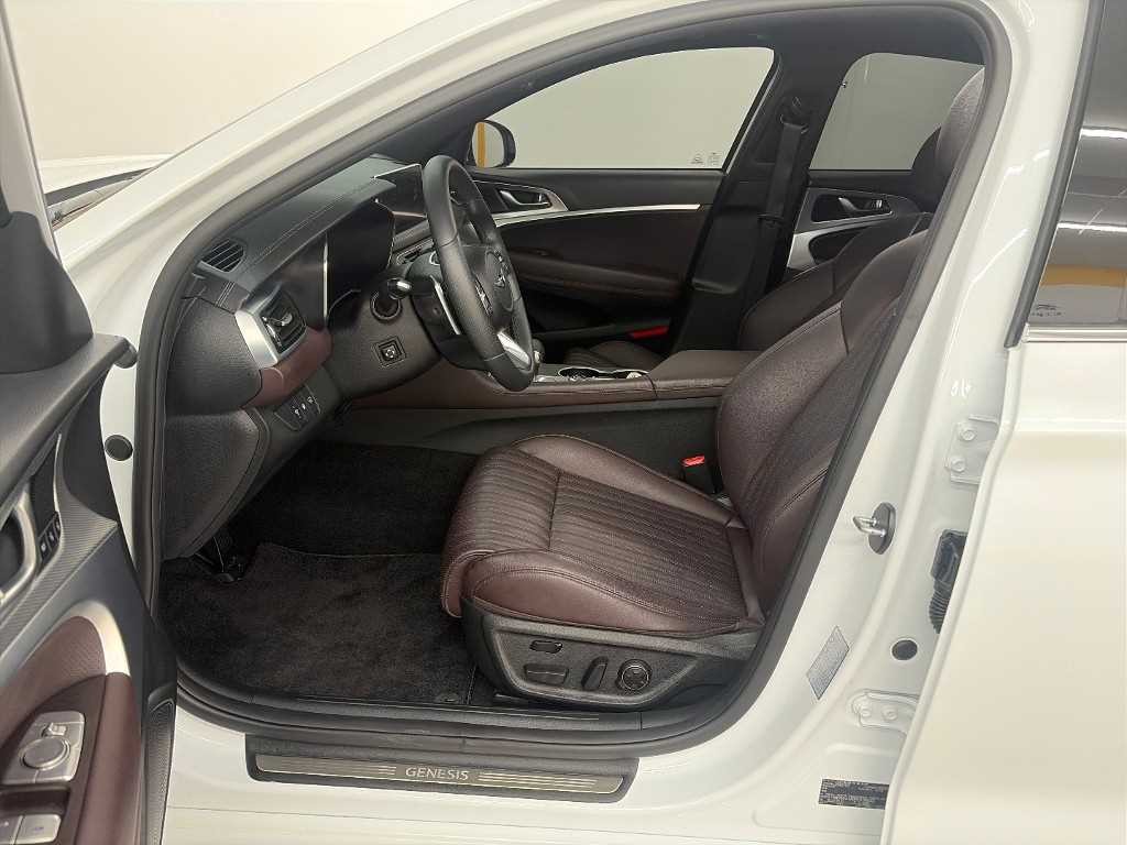 제네시스 G70 더 뉴 G70 가솔린 2.0T 4WD 이미지 11