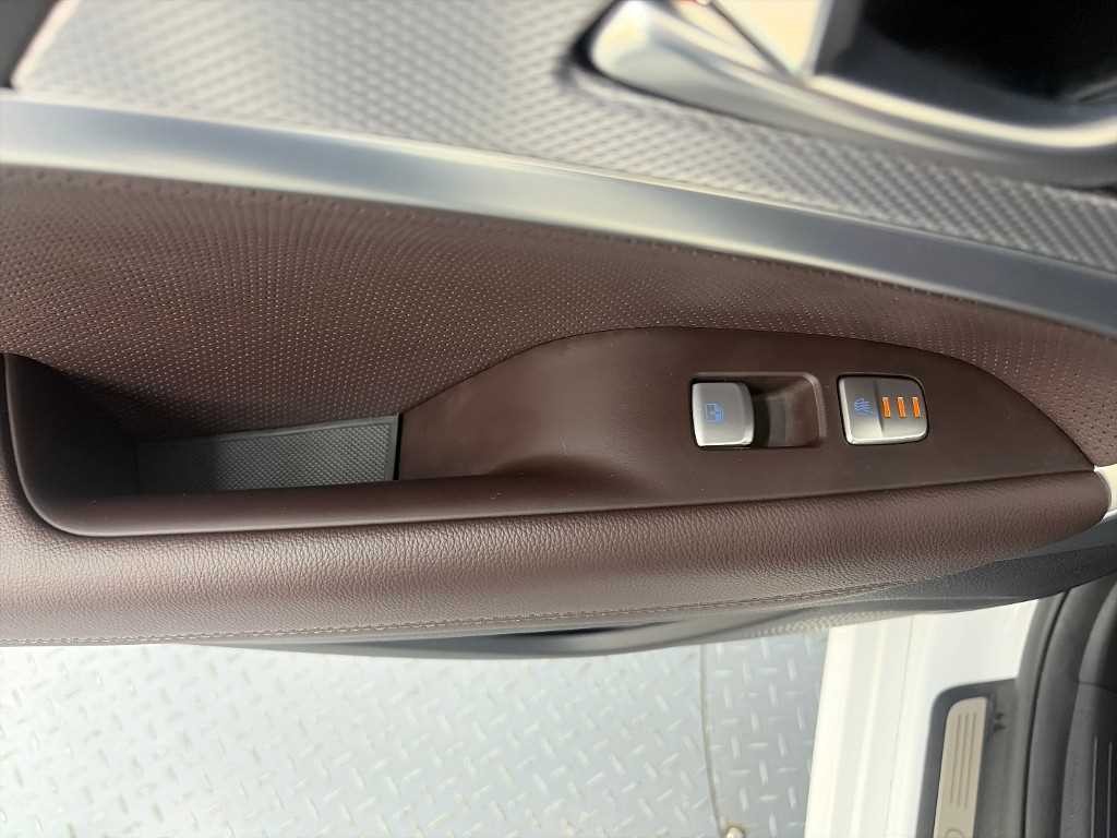 제네시스 G70 더 뉴 G70 가솔린 2.0T 4WD 이미지 13