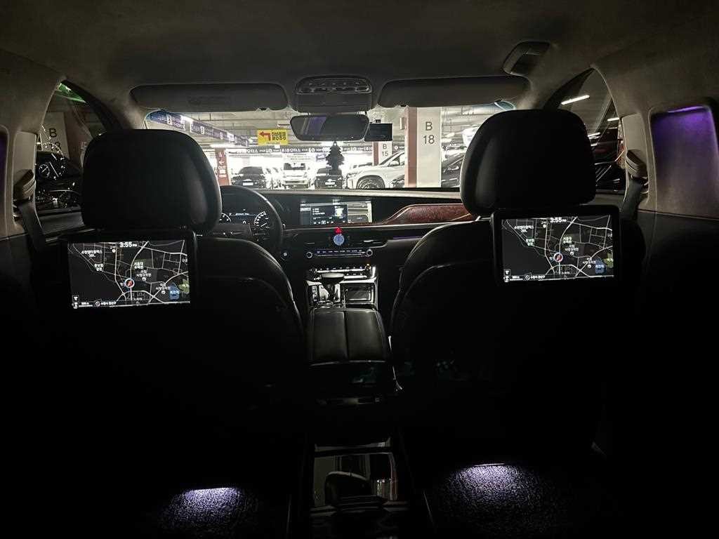 제네시스 EQ900 5.0 GDI AWD 리무진 프레스티지 이미지 16