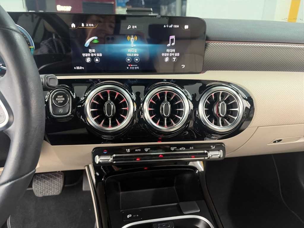 벤츠 A 클래스 A클래스 W177 A220 세단 이미지 11