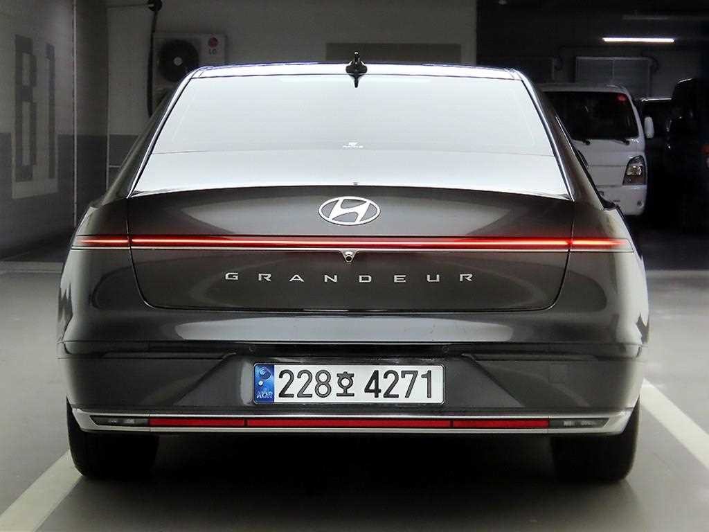 현대 그랜저 그랜저 (GN7) 가솔린 2.5 2WD 익스클루시브 이미지 3