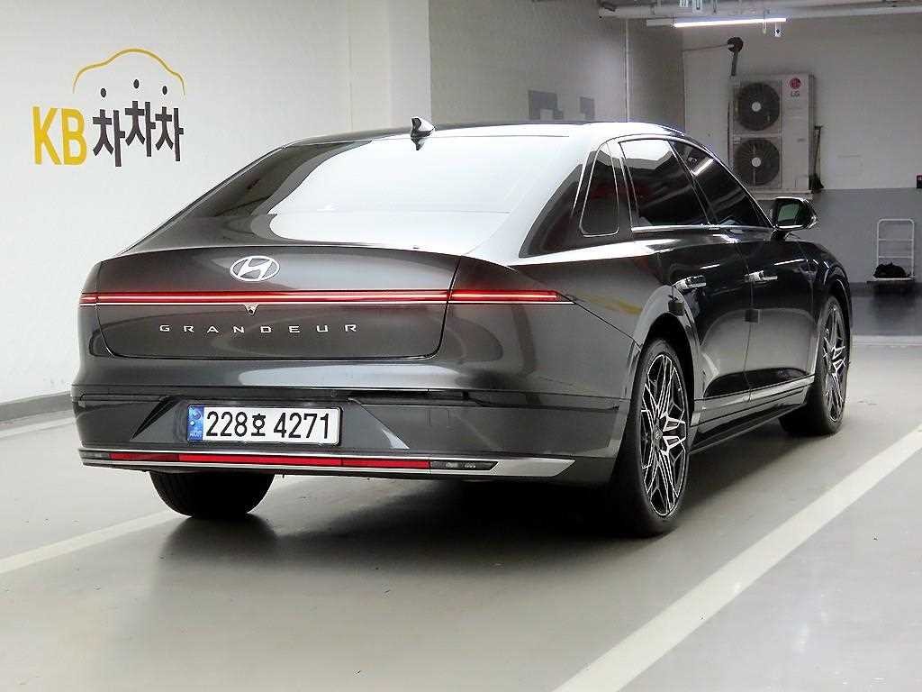 현대 그랜저 그랜저 (GN7) 가솔린 2.5 2WD 익스클루시브 이미지 4