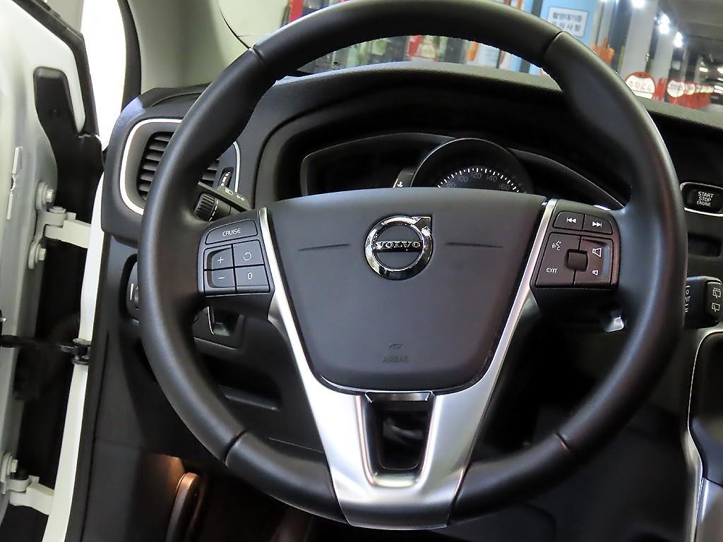 볼보 V40 D3 이미지 8