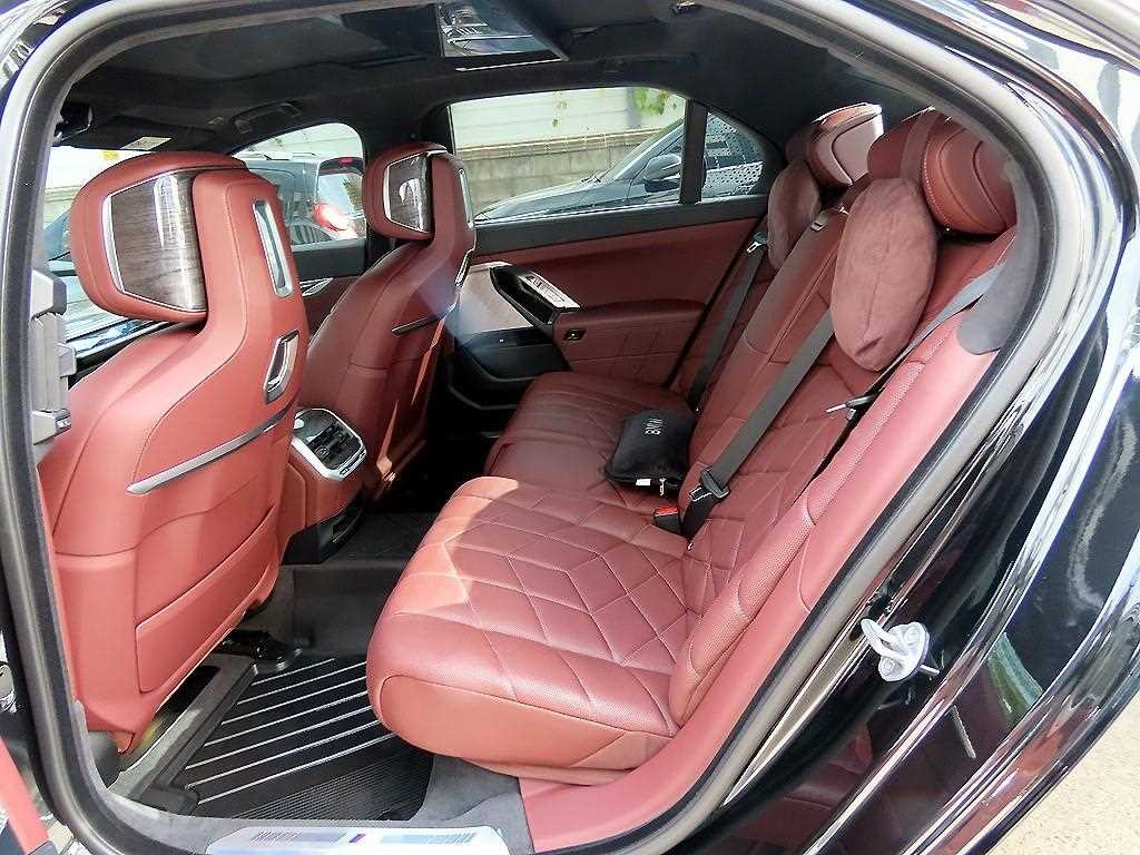 BMW 7시리즈 7시리즈 (G70) 740i sDrive M 스포츠 이미지 6