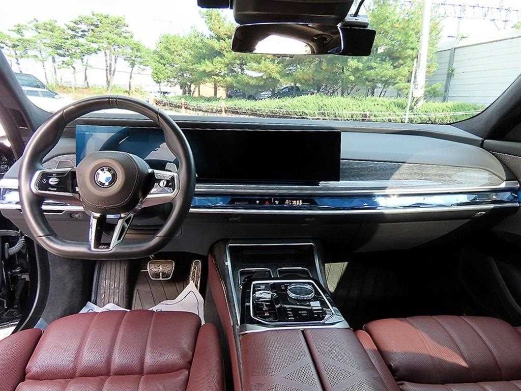BMW 7시리즈 7시리즈 (G70) 740i sDrive M 스포츠 이미지 7