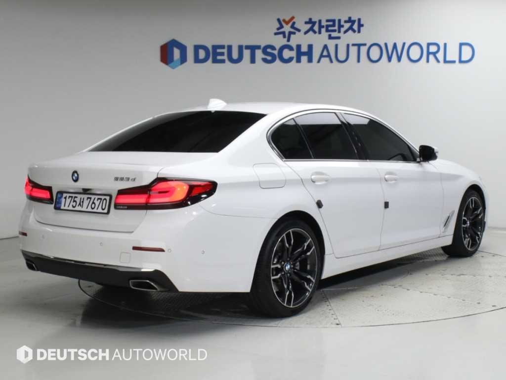 BMW 5시리즈 5시리즈 (G30) 523d 럭셔리 이미지 2