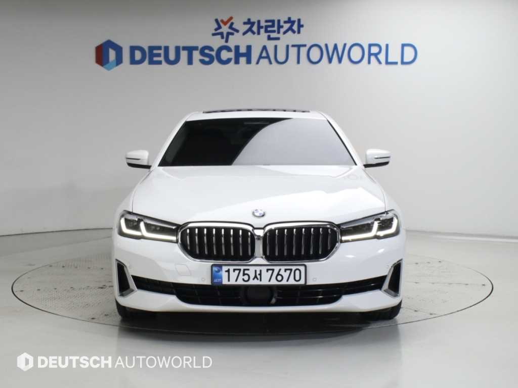 BMW 5시리즈 5시리즈 (G30) 523d 럭셔리 이미지 3