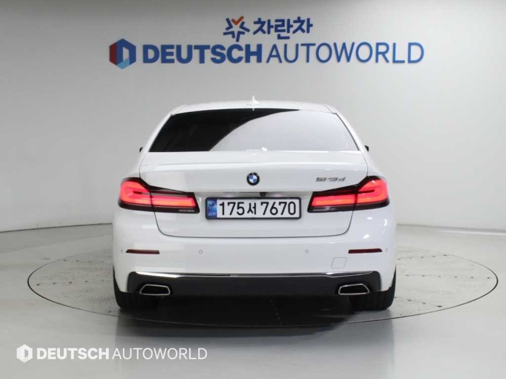 BMW 5시리즈 5시리즈 (G30) 523d 럭셔리 이미지 4