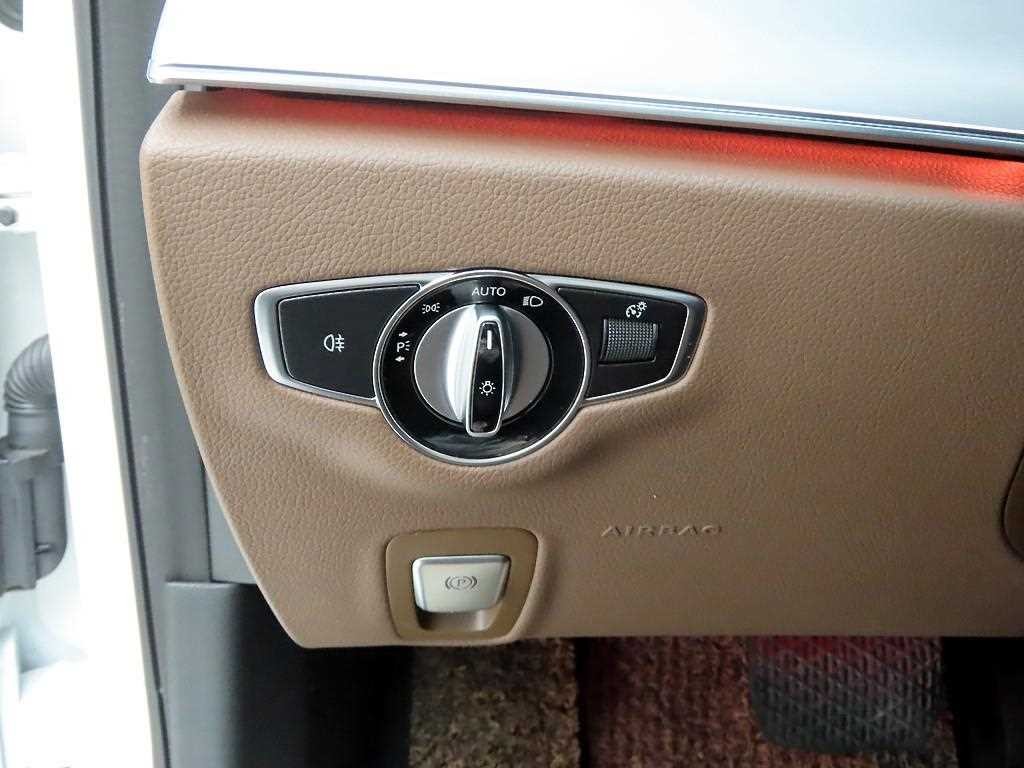 벤츠 E 클래스 E-클래스 W213 E250 아방가르드 이미지 14
