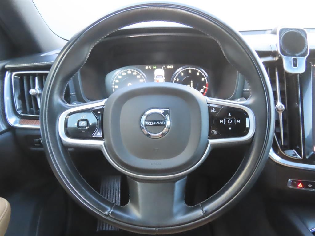 볼보 V60 V60 크로스 컨트리 2세대 2.0 B5 프로 AWD 이미지 11