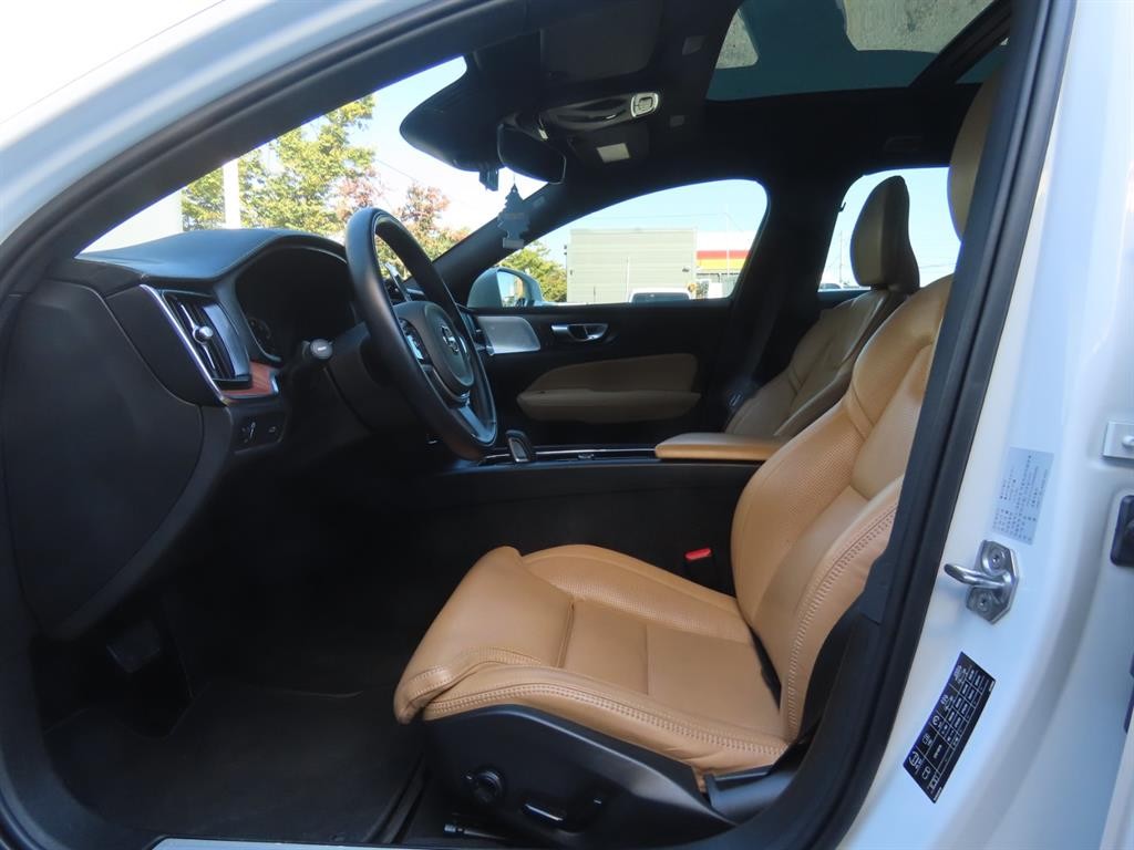 볼보 V60 V60 크로스 컨트리 2세대 2.0 B5 프로 AWD 이미지 15