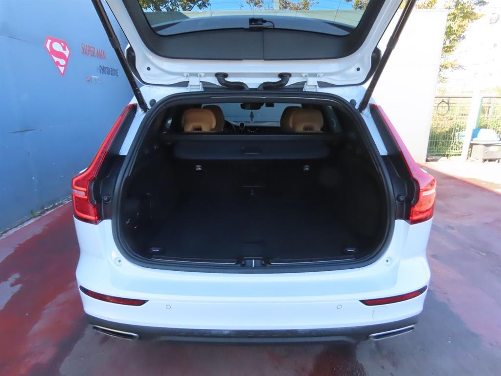 볼보 V60 V60 크로스 컨트리 2세대 2.0 B5 프로 AWD 이미지 5