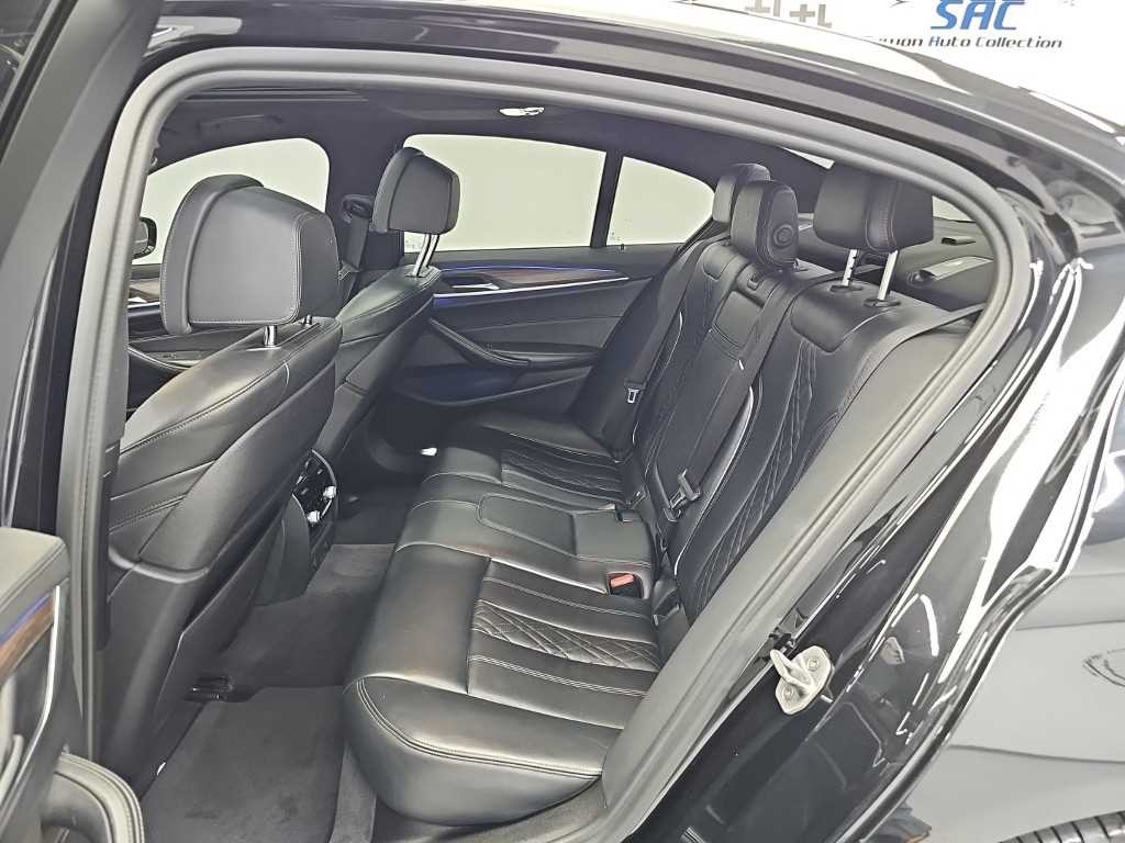 BMW 5시리즈 5시리즈 (G30) 520d M 스포츠 플러스 이미지 12