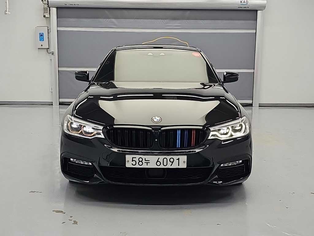 BMW 5시리즈 5시리즈 (G30) 520d M 스포츠 플러스 이미지 2