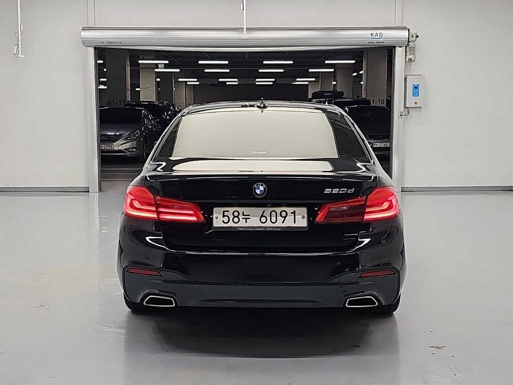 BMW 5시리즈 5시리즈 (G30) 520d M 스포츠 플러스 이미지 3