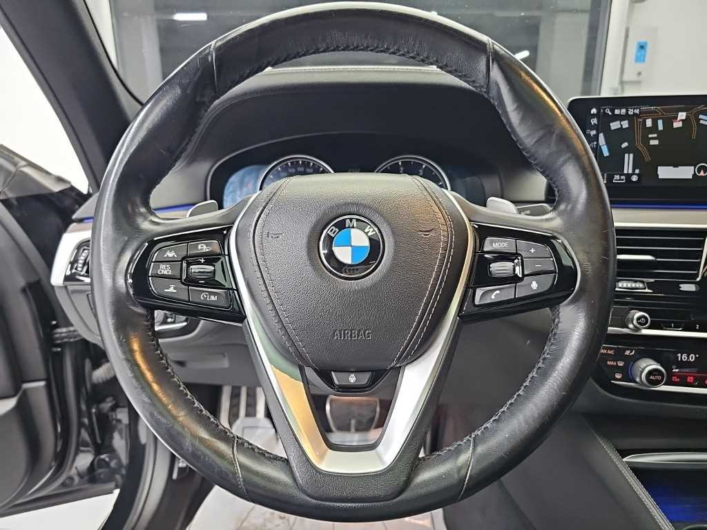 BMW 5시리즈 5시리즈 (G30) 520d M 스포츠 플러스 이미지 9
