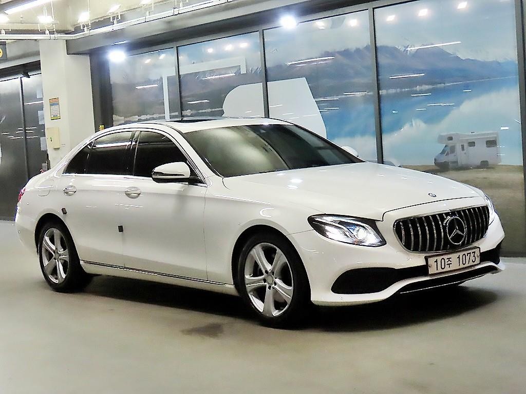 벤츠 E 클래스 E-클래스 W213 E220d 아방가르드 이미지 1