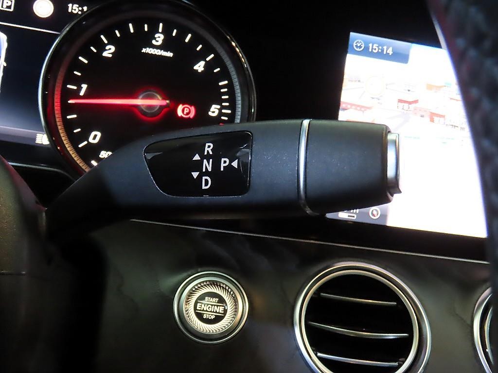 벤츠 E 클래스 E-클래스 W213 E220d 아방가르드 이미지 12