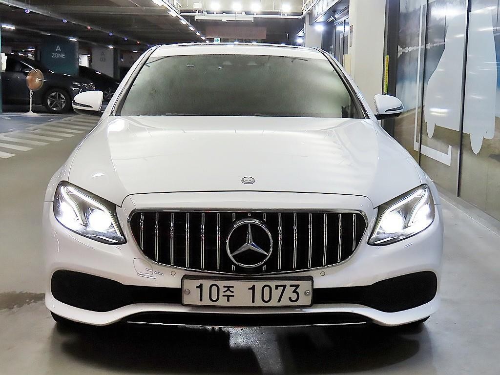 벤츠 E 클래스 E-클래스 W213 E220d 아방가르드 이미지 2