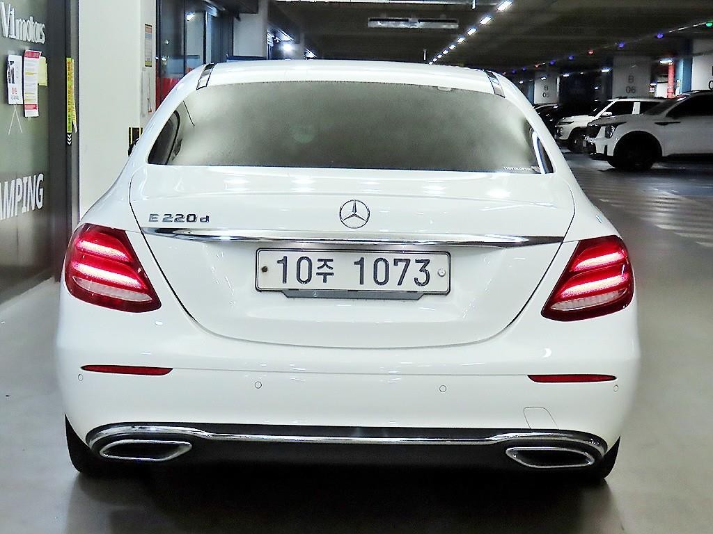 벤츠 E 클래스 E-클래스 W213 E220d 아방가르드 이미지 5